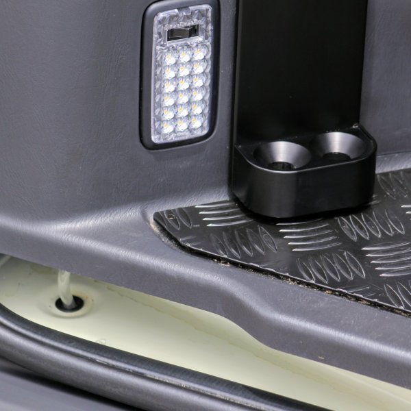 画像5: 200系ハイエース専用 排水機能付き 傘立て スーパーGL/ワゴンGL (5)